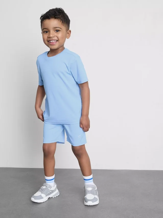 1,5-7 ετών | Σετ αθλητικού μπλουζιού και σορτς