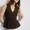 Αμάνικο τοπ με V-neck και πεπλούμ
