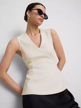 Αμάνικο τοπ με V-neck και πεπλούμ