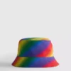 Αναστρέψιμο καπέλο τύπου «bucket» με θέμα το Pride