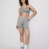 Απρόσφρακτο, γυαλιστερό αθλητικό crop top