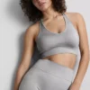 Απρόσφρακτο, γυαλιστερό αθλητικό crop top