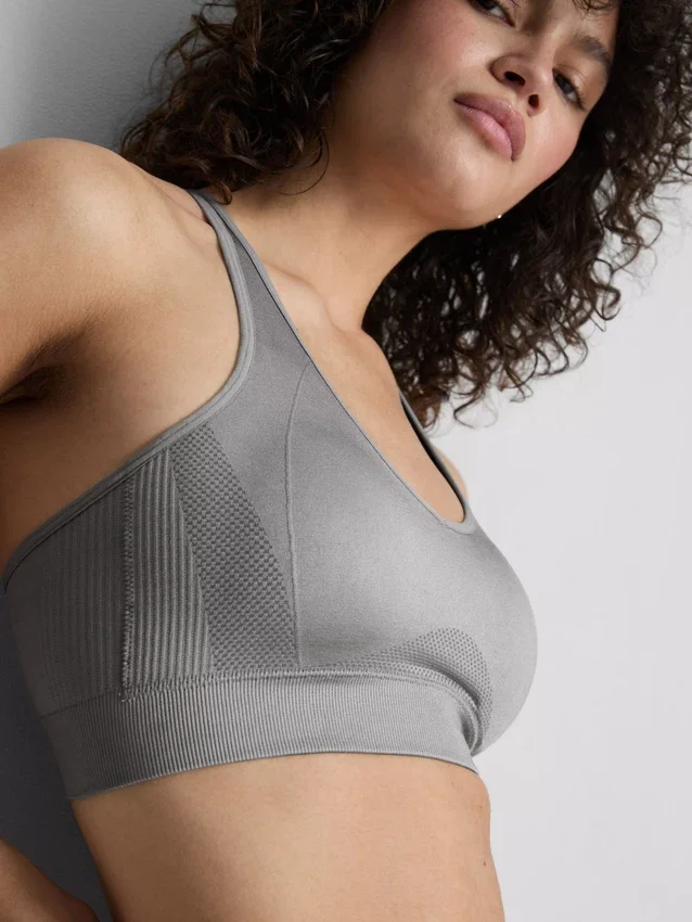 Απρόσφρακτο, γυαλιστερό αθλητικό crop top