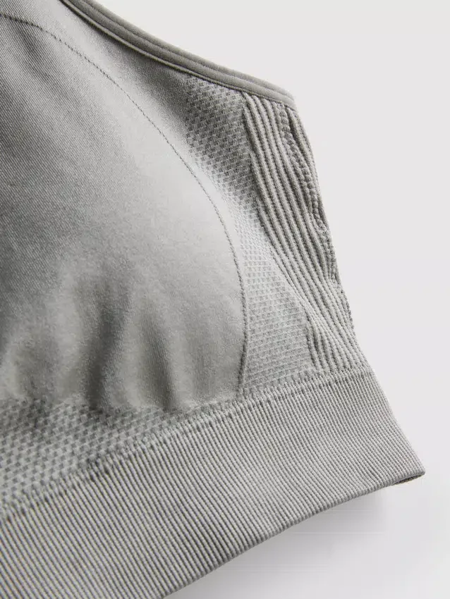 Απρόσφρακτο, γυαλιστερό αθλητικό crop top