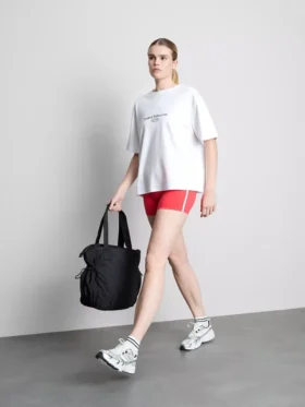 Χαλαρό βαμβακερό T-shirt με γραφικά