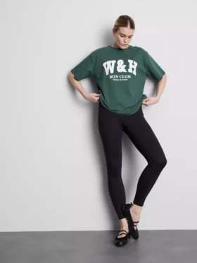 Χαλαρό βαμβακερό T-shirt με γραφικά