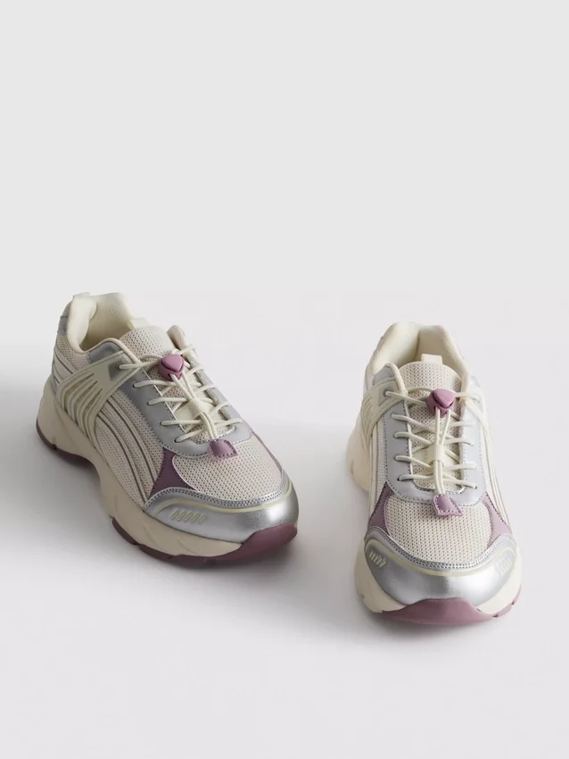 Χοντρά πάνινα Sneakers με κουμπί