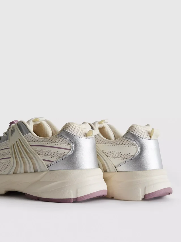 Χοντρά πάνινα Sneakers με κουμπί