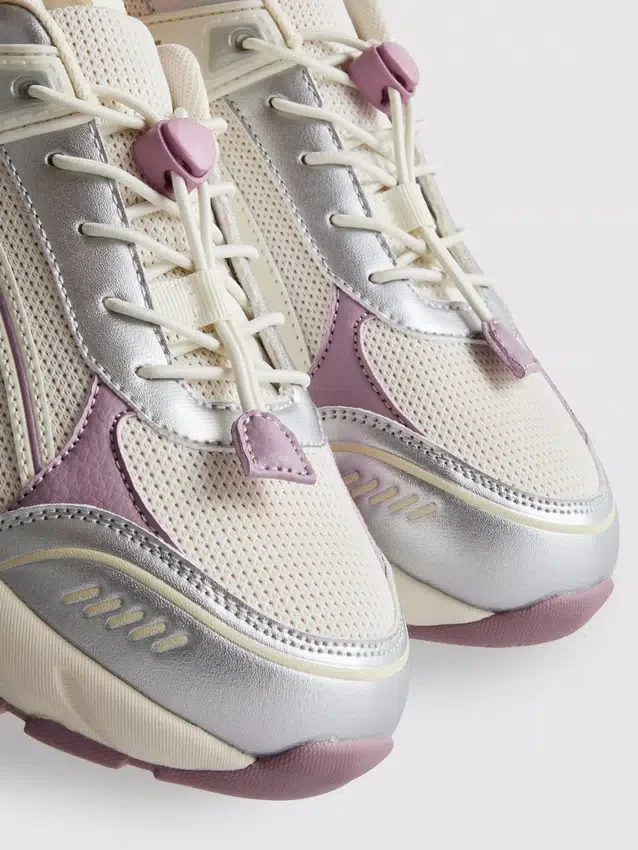 Χοντρά πάνινα Sneakers με κουμπί