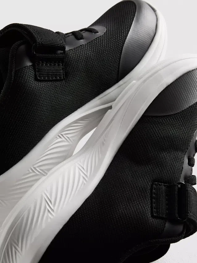 Χοντρά Sneakers χαμηλού προφίλ