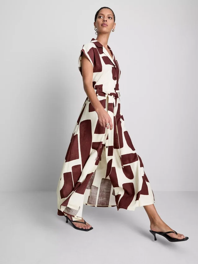 Φορέμα-πουκάμισο με κοντά μανίκια και μήκος μέχρι τη μέση