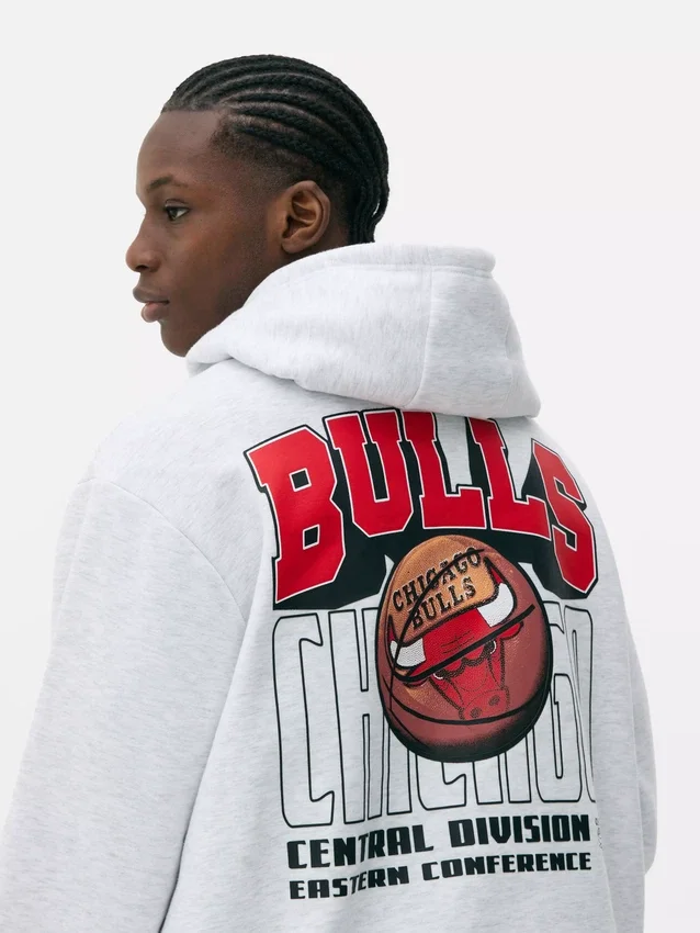 Φούτερ με κουκούλα και λογότυπο των Chicago Bulls της NBA