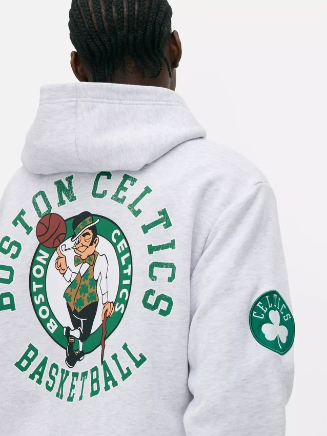 Φούτερ με κουκούλα των Boston Celtics της NBA