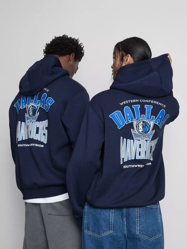 Φούτερ με κουκούλα των Dallas Mavericks της NBA