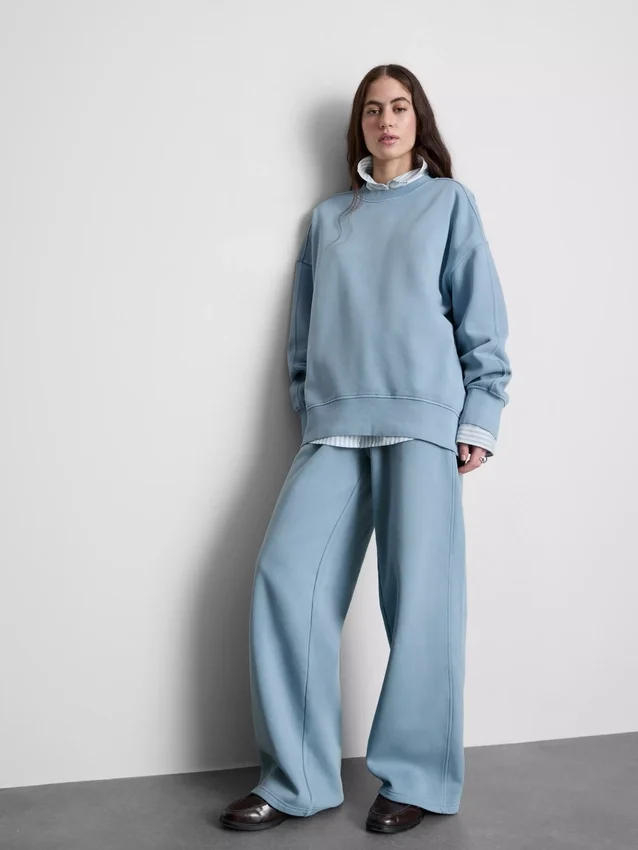 Φούτερ Oversized με χαλαρούς ώμους