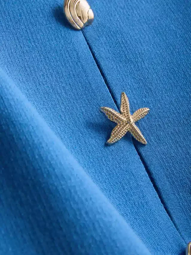 Γιλέκο με κουμπιά και σμιλεμένη γραμμή