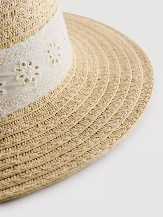 Καπέλο με υφαντό μοτίβο Broderie anglaise