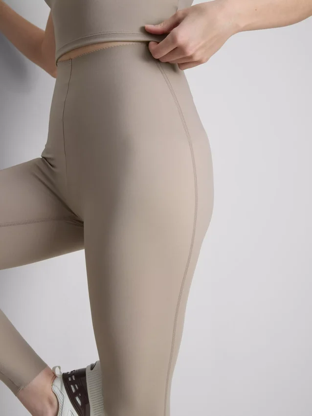 Κολάν υψηλής απόδοσης BodySculpt με μεσαίο ύψος μέσης