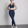Κοντό αθλητικό τοπ με V-neck