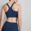 Κοντό αθλητικό τοπ με V-neck