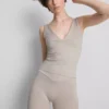 Κοντό μπλουζάκι χωρίς ραφές με V-neck