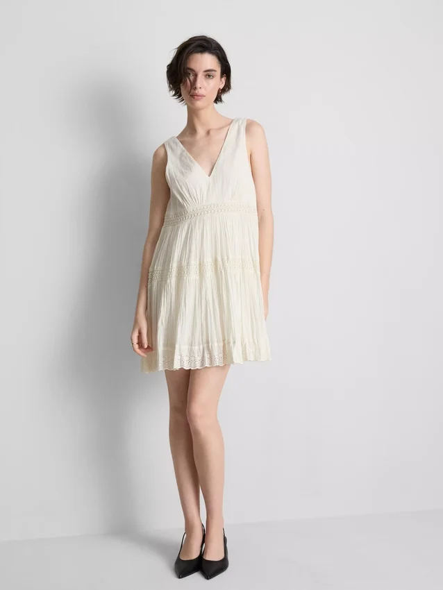 Μίνι φόρεμα με V-neck και τσαλακωτό ύφασμα