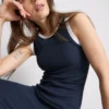 Μίντι φόρεμα με ενσωματωμένο σουτιέν και ραβδώσεις