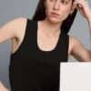 Μπλούζα χωρίς μανίκια με στρογγυλό λαιμό και πλάτη τύπου racerback