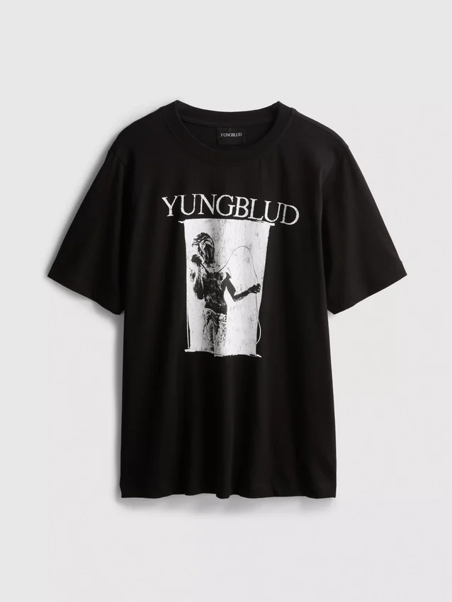 Μπλούζα Yungblud με σορτς και γραφικά