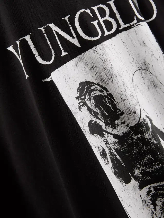 Μπλούζα Yungblud με σορτς και γραφικά