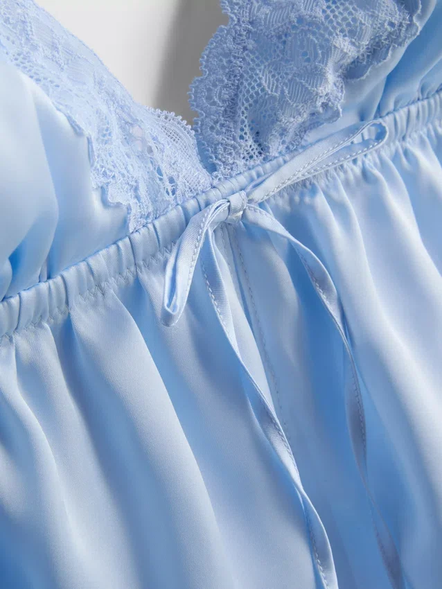 Νυφικό σατέν μπραλέτ με δαντέλα τύπου babydoll
