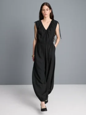 Ολόσωμη φόρμα με V-neck και φαρδιά πόδια