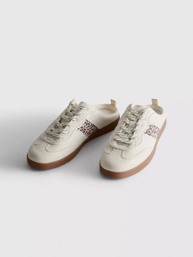 Πάνινα Sneakers χωρίς κορδόνια με σόλα από καουτσούκ