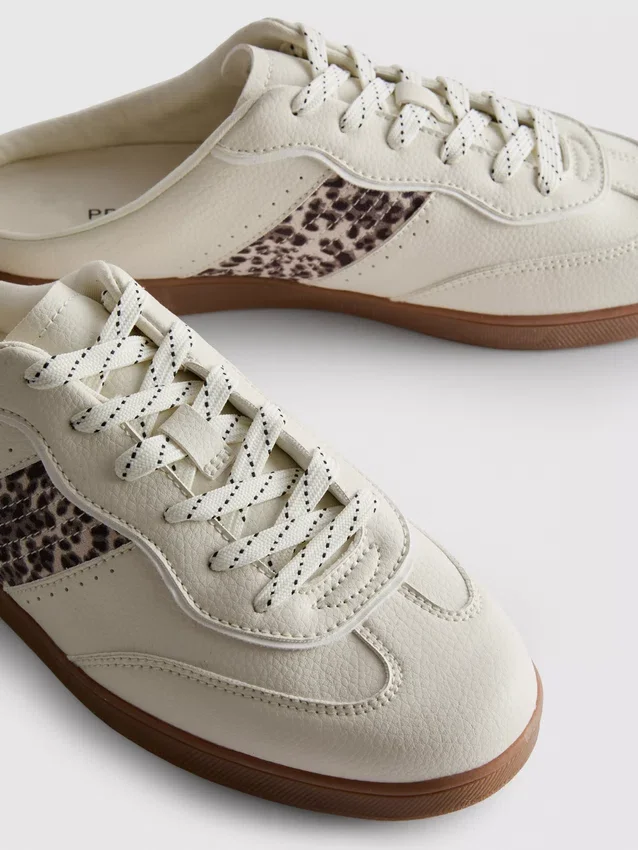 Πάνινα Sneakers χωρίς κορδόνια με σόλα από καουτσούκ