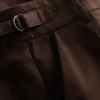 Παντελόνι με φαρδύ πόδι, πιέτες και λεπτομέρεια ζώνης