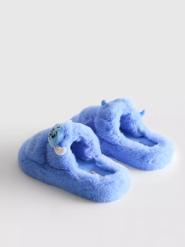 Παντόφλες της Disney με το Stitch, αφράτες και με διπλό λουράκι