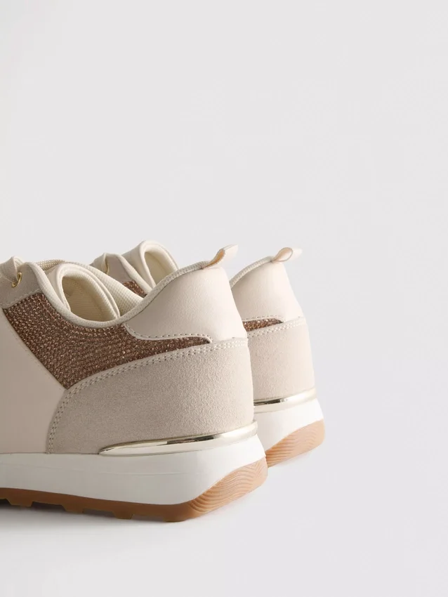 Παπούτσια χαμηλού προφίλ Sneakers με λεπτομέρεια «Diamanta»