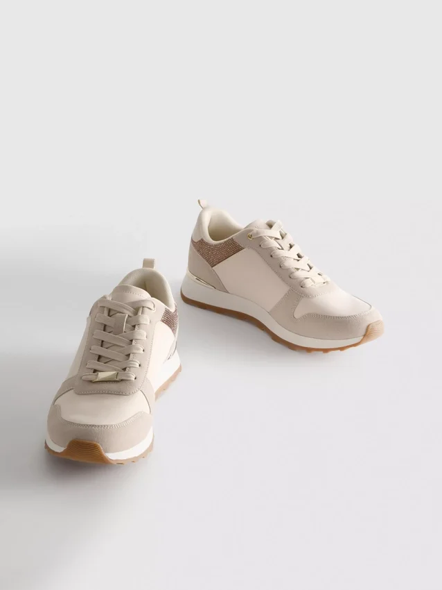 Παπούτσια χαμηλού προφίλ Sneakers με λεπτομέρεια «Diamanta»