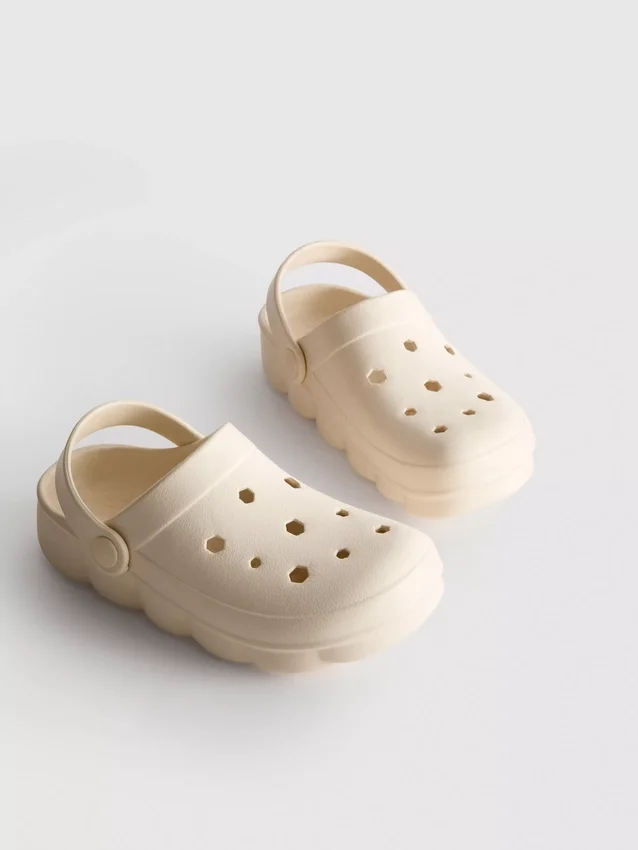 Παπούτσια παραλίας τύπου slingback