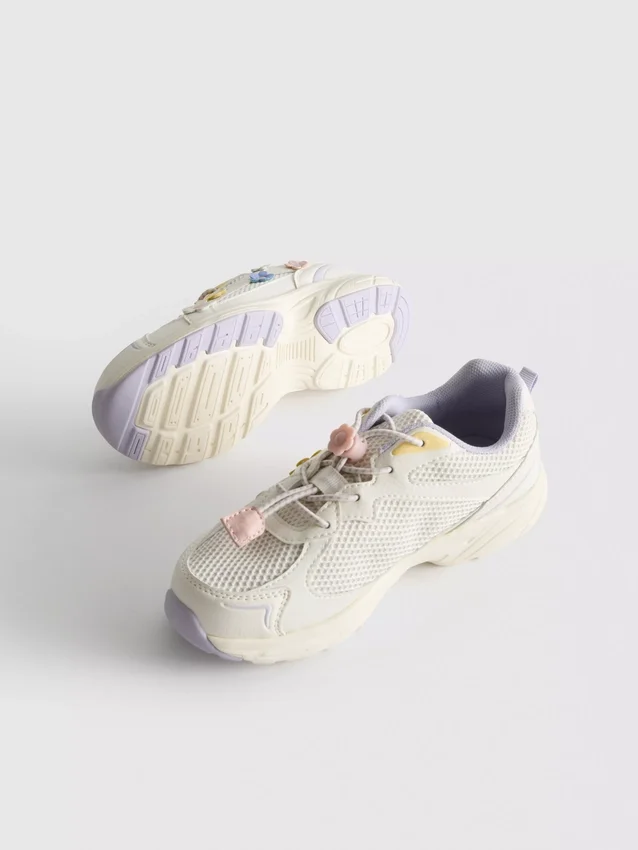 Παπούτσια Sneakers με χοντρό πέλμα και λουλουδάτα μοτίβα