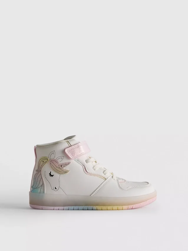 Παπούτσια Sneakers με φωτιζόμενη σόλα και μοτίβο μονόκερου