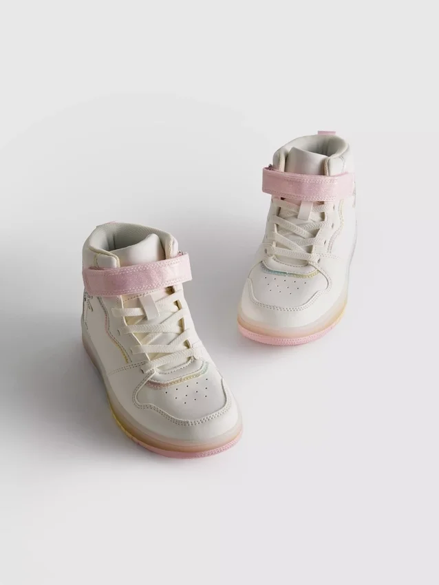 Παπούτσια Sneakers με φωτιζόμενη σόλα και μοτίβο μονόκερου