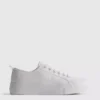 Παπούτσια Sneakers με κεντημένη μαργαρίτα