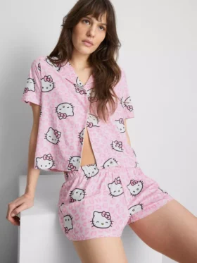Πιτζάμες σορτς τύπου «boyfriend» με μοτίβο Hello Kitty