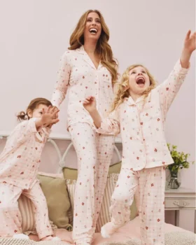 Πιτζάμες τύπου «boyfriend» με καρό μοτίβο της Stacey Solomon