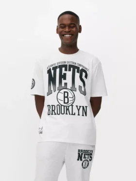 Πουκάμισα με γραφικό σχέδιο των Brooklyn Nets της NBA