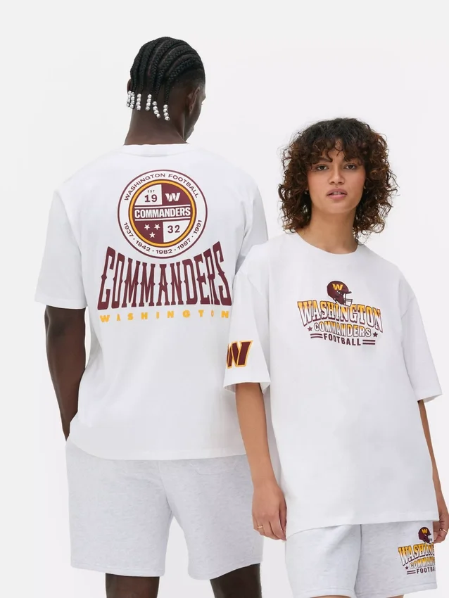 Πουκάμισα με το λογότυπο των Washington Commanders της NFL