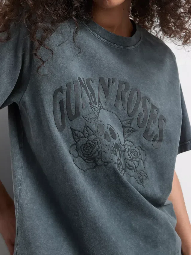 Πουκάμισο Guns N’ Roses με δαντελένια τελειώματα