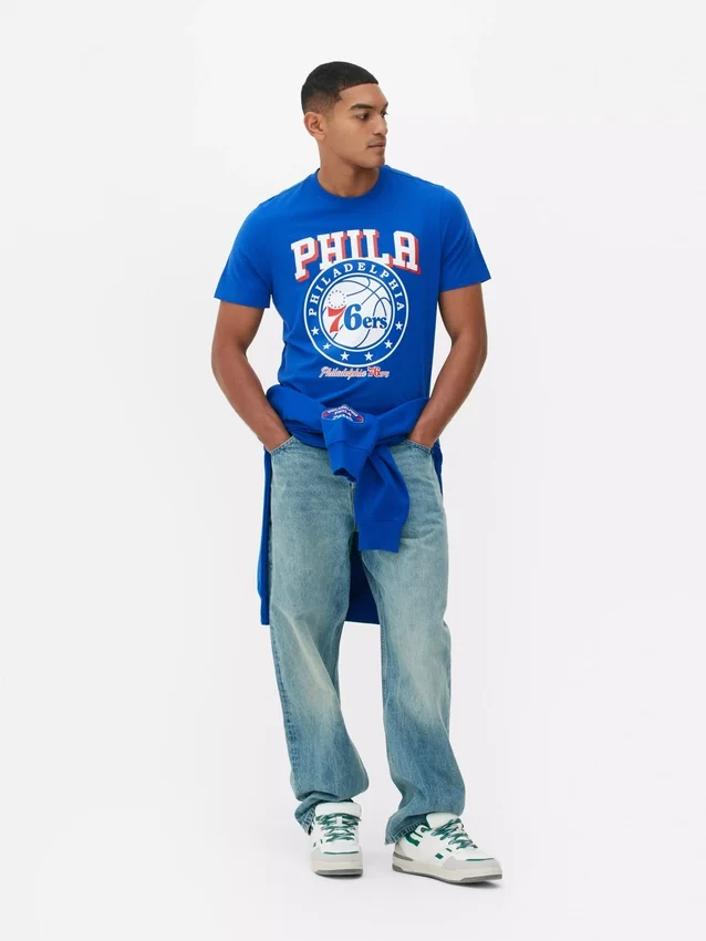 Πουκάμισο με γραφικό σχέδιο των Philadelphia 76ers της NBA