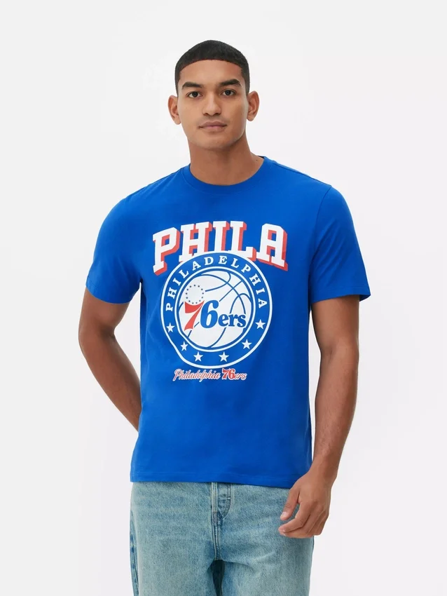 Πουκάμισο με γραφικό σχέδιο των Philadelphia 76ers της NBA